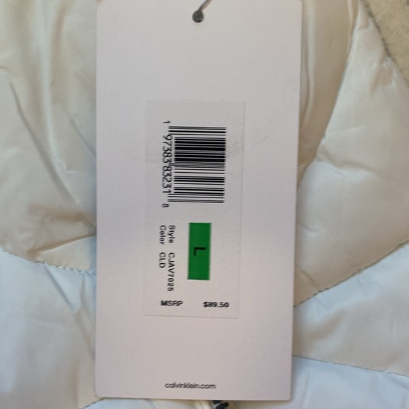 Calving Klein Jeans.Women's White Quilted Hooded Vest - Picture 9 of 9